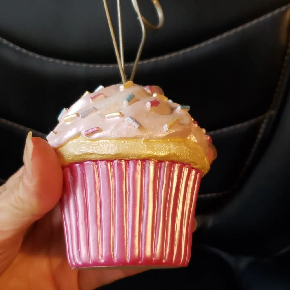 Gold and Pink Cupcake Card Holder